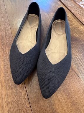 Old Navy Black Pointed Knit Flats
